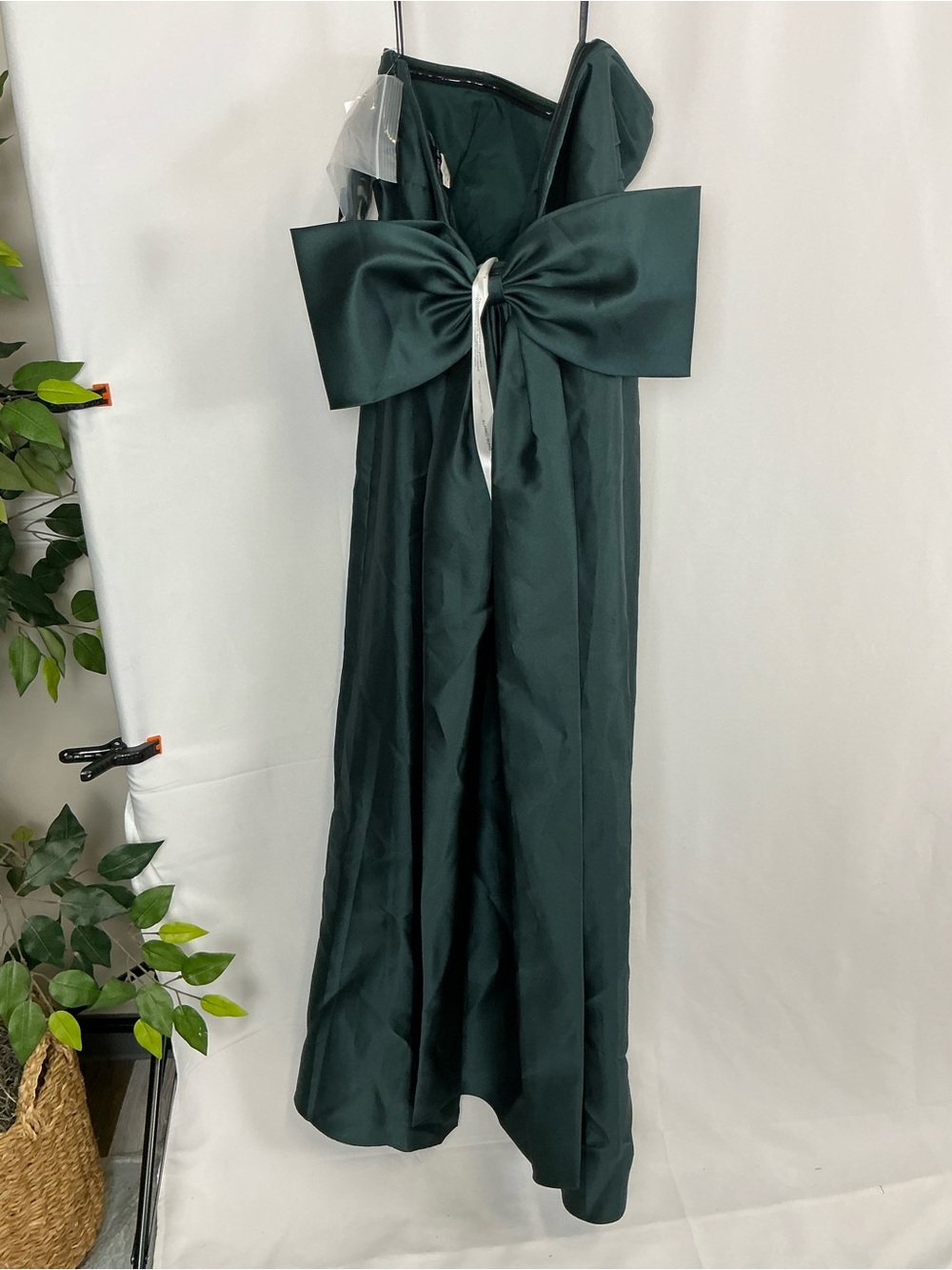 ALFRED SUNG Strapless Column Dress in Evergreen - Picture 4 of 7